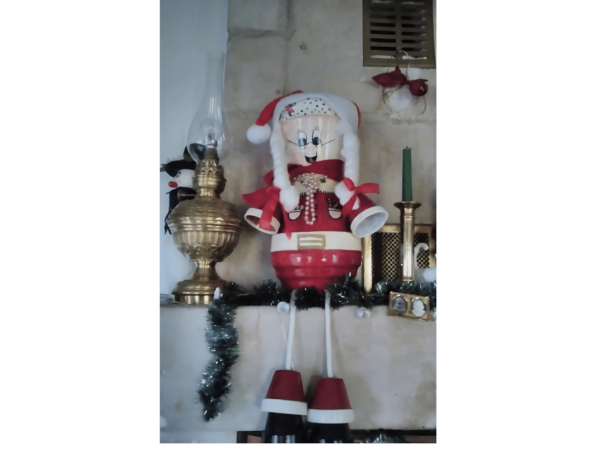 bonhomme fabriqué à partir de pots de fleurs sur le thème de Noël